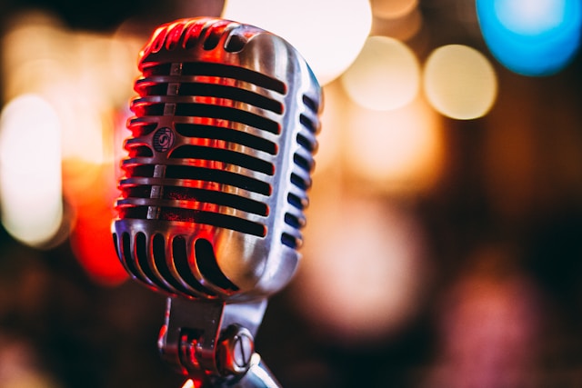Featured image of Post: Why Your B2B Brand Needs to Host an AMA or X Space